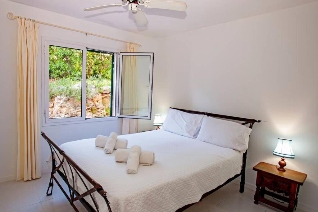 Villa Cecylia Es Canutells Luaran gambar